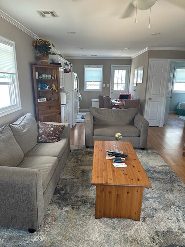 Charming 2-bedroom bungalow in Ortley Beach with WiFi, AC