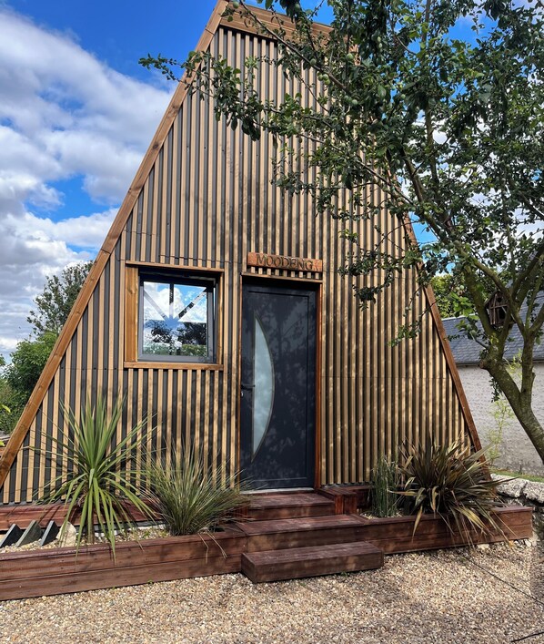 Exterior detail - Atypical cottage (Villampuy)