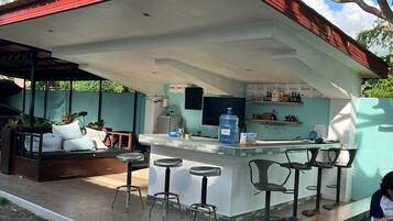 Bar (en la propiedad)