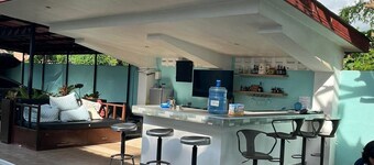 2 Bed with full bath AC, Rooftop and walking distance to beach