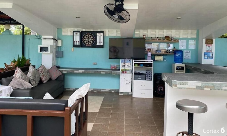 2 Bed With Full Bath Ac, Rooftop And Walking Distance To Beach - San Remigio