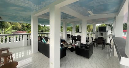 Tranquil B & B with AC / Rooftop Lounge/ Bar / Cabanas and Gourmet Kitchen