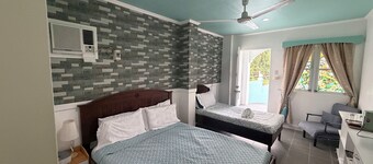 Tranquil B & B with AC / Rooftop Lounge/ Bar / Cabanas and Gourmet Kitchen