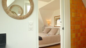 5 Schlafzimmer, Bügeleisen/Bügelbrett, kostenloses WLAN, Bettwäsche