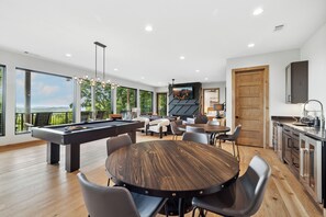 Dining - Ridge Haus : Modern Luxury Escape in Morganton (Morganton)
