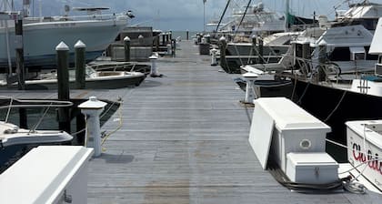 Fort Pierce Yacht sleeping 2 bed 2 bath