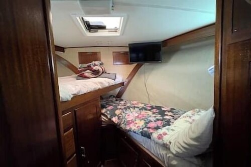 Fort Pierce Yacht sleeping 2 bed 2 bath