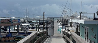 Fort Pierce Yacht sleeping 2 bed 2 bath
