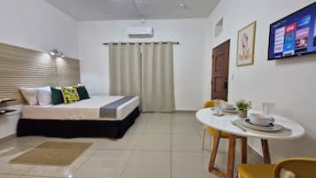 1 habitación, wifi y ropa de cama