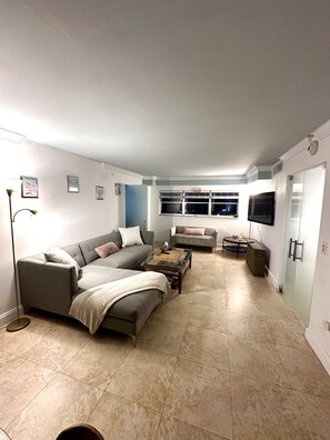 Living area - 1.5 Blocks from the Beach 2BR/2BA Miami Beach Condo (Miami Beach)
