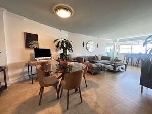 Living area - 1.5 Blocks from the Beach 2BR/2BA Miami Beach Condo (Miami Beach)