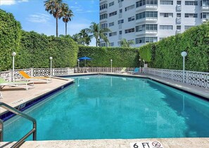 Pool - 1.5 Blocks from the Beach 2BR/2BA Miami Beach Condo (Miami Beach)
