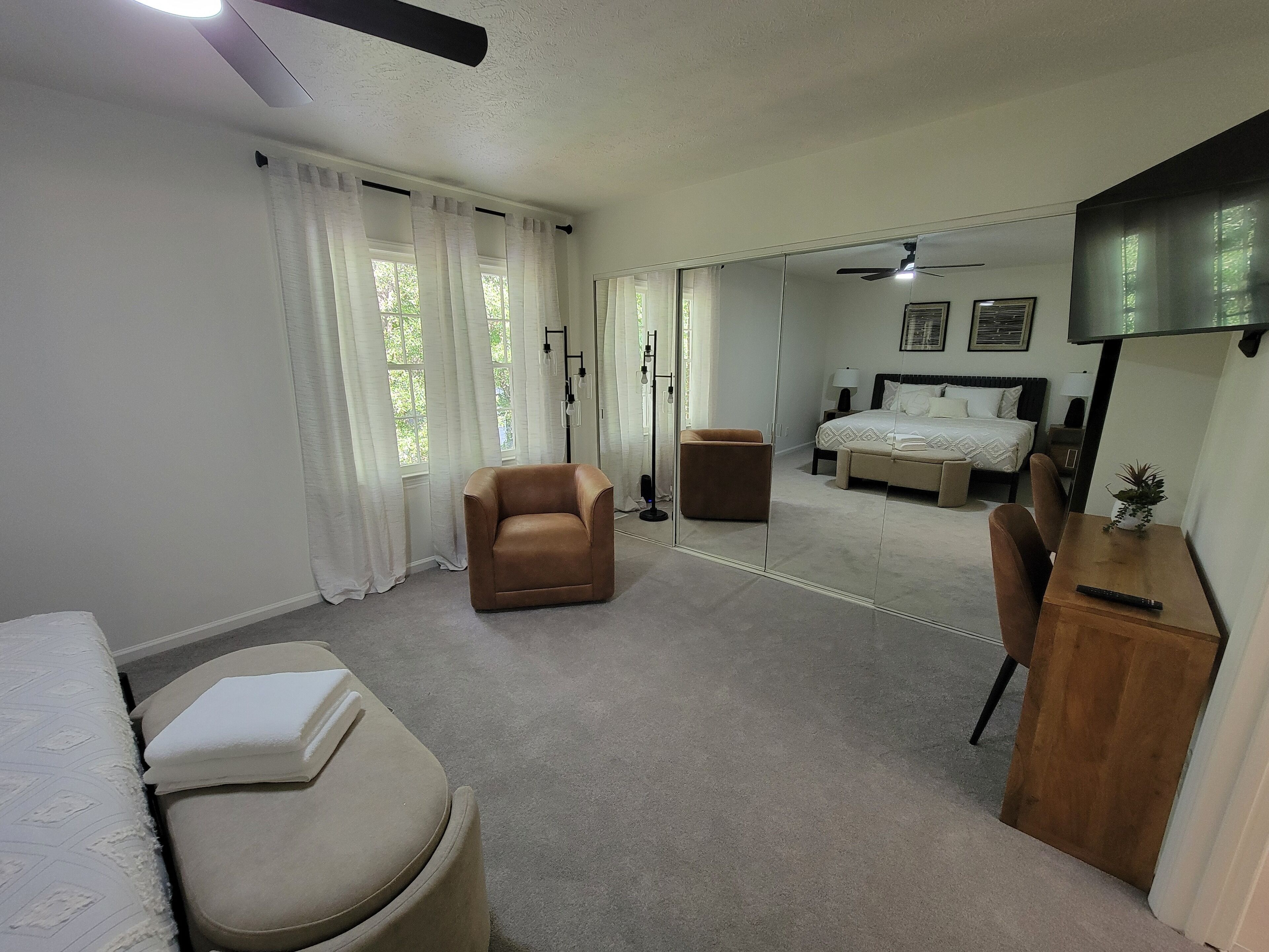 2 Schlafzimmer, Schreibtisch, Bügeleisen/Bügelbrett, kostenloses WLAN