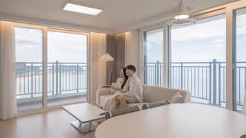 Panorama Suite Ocean View B | Schreibtisch, laptopgeeigneter Arbeitsplatz, kostenloses WLAN