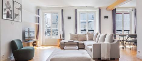 Télévision, chaîne hi-fi