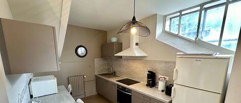 Fridge, microwave, oven, dishwasher