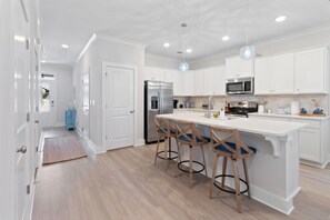 Mikrowelle, Ofen, Herdplatte, Geschirrspüler