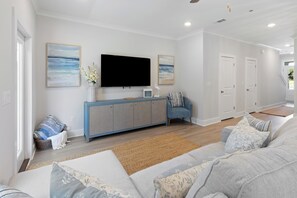 TV - BRAND NEW! Elegant Coastal Escape, 3BR Retreat w/ Golf Cart, Pool & Beach gear! (Panama City Beach)
