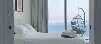 Beachfront Apt w/Balcony & Exclusive Facilities