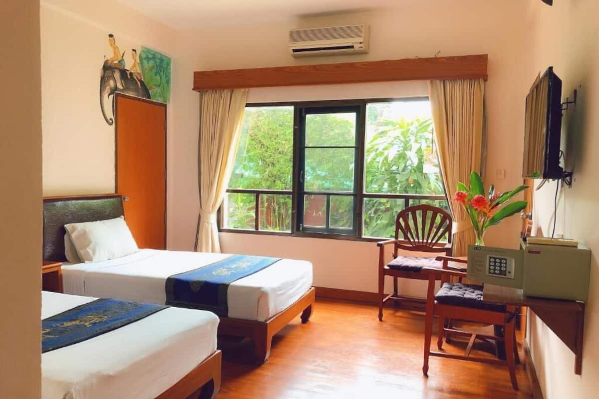 Standard Twin Room | Free WiFi