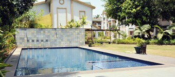 Westwinds Holiday Apartment with pool near Benaulim beach