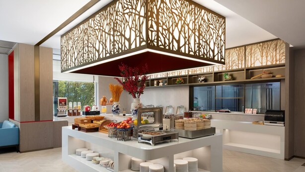 Breakfast area - Ramada Encore by Wyndham Kunming Jingkai (Kunming)