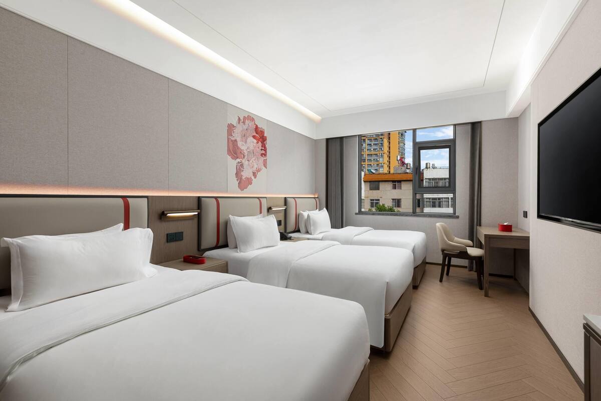 3 Single Beds, Deluxe, Non-Smoking