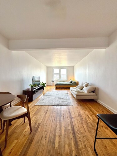  Bright Brooklyn Studio: Your Escape in the City