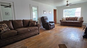 Living area - Historic Log Home in Beautiful Cowley (Cowley)