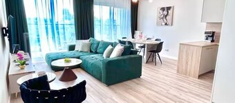 Horizon Apartments - Cashmere Glow
