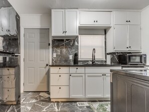 Micro-ondas, fogão, cooktop, lava-louças