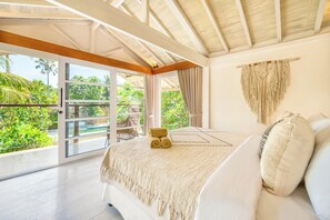 9 bedrooms, desk, iron/ironing board, WiFi