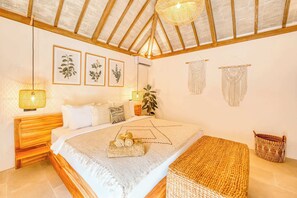 6 bedrooms, desk, iron/ironing board, WiFi