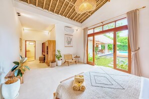 5 habitaciones, escritorio, tabla de planchar con plancha y wifi