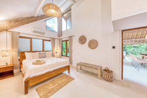 5 bedrooms, desk, iron/ironing board, WiFi
