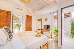4 bedrooms, iron/ironing board, WiFi, bed sheets
