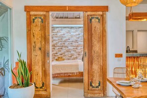 4 chambres, fer et planche à repasser, Wi-Fi, literie fournie