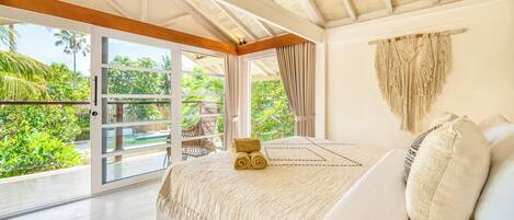 3 bedrooms, desk, iron/ironing board, WiFi