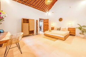 7 Schlafzimmer, Schreibtisch, Bügeleisen/Bügelbrett, WLAN