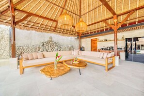 Fernseher, Stereoanlage, Arbeitsbereiche