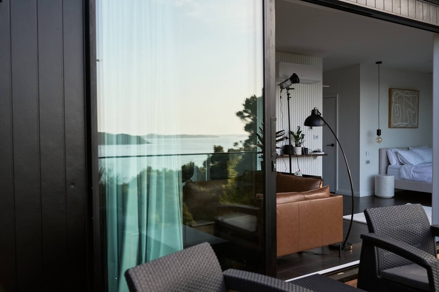 1 多间卧室、熨斗/熨衣板、床单