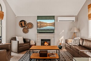 Televisión, chimenea