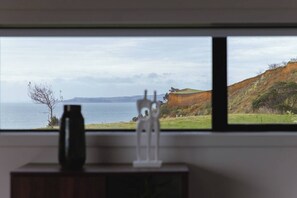 Interior - Kapia Lodge - Luxury waterfront (Pouto)