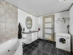 Bathroom - "Paale" - 208m from the sea by Interhome (Læsø)