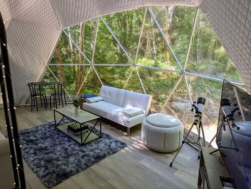 Creekside Astro-Dome w/ Hiking Trails & Forest! Private Hot Tub Nature Immersion