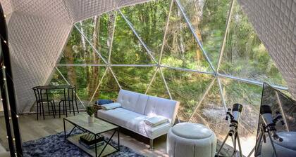 Creekside Astro-Dome w/ Hiking Trails & Forest! Private Hot Tub Nature Immersion