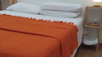2 quartos, ferros/tábuas de passar roupa, Wi-Fi, roupa de cama