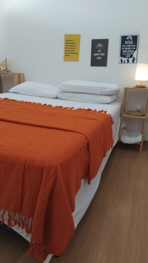 2 habitaciones, tabla de planchar con plancha, wifi y ropa de cama 