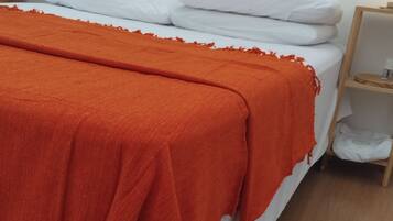 2 quartos, ferros/tábuas de passar roupa, Wi-Fi, roupa de cama