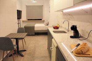 6 camere, ferro/asse da stiro, Wi-Fi, lenzuola